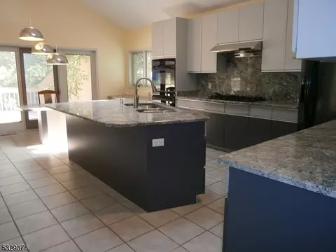 136 Eileen Dr, Cedar Grove, NJ 07009 photo 13