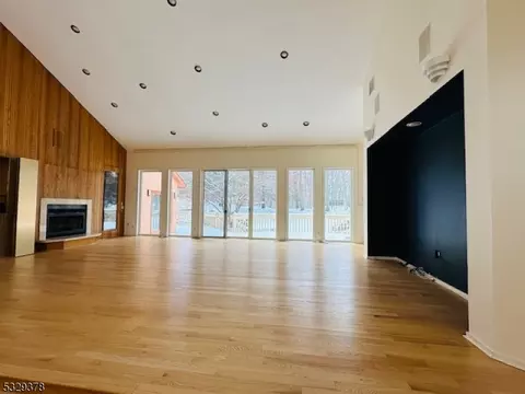136 Eileen Dr, Cedar Grove, NJ 07009 photo 3