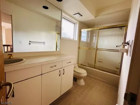 136 Eileen Dr, Cedar Grove, NJ 07009 photo 23