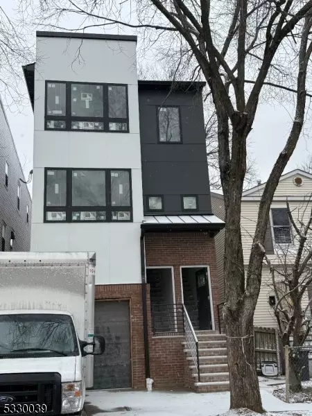 53 S 7th St, Newark, NJ 07107