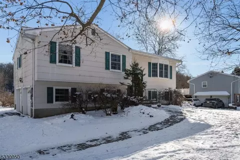 14 Longview Rd, Newton, NJ 07860