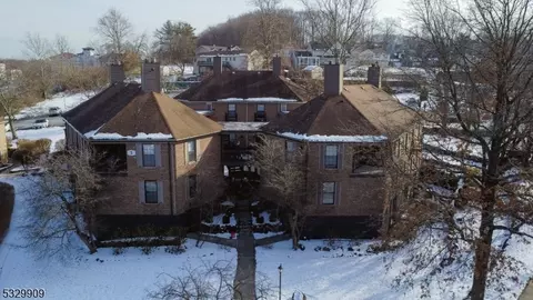 181 Long Hill Rd #11, Little Falls, NJ 07424