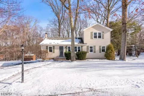 31 Hudson Dr, West Milford, NJ 07480