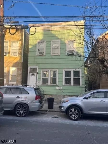 126 Magazine St, Newark, NJ 07105