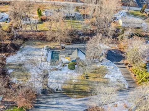 17 Richter St, Randolph, NJ 07869