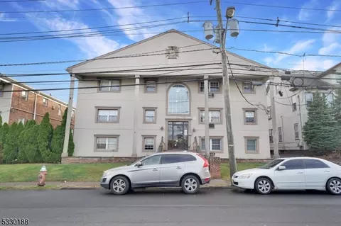 826 W Grand St #1F, Elizabeth, NJ 07202