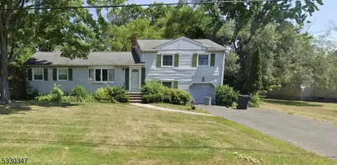 31 Crescent Dr, Hanover, NJ 07981
