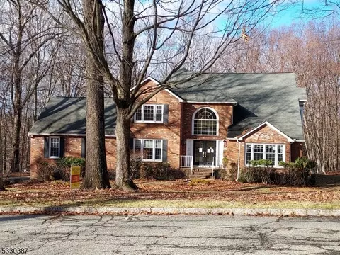 11 Indian Run Rd, Washington Twp, NJ 07853