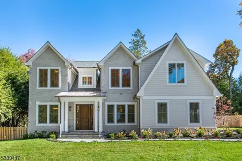 21 Portland Rd, Summit, NJ 07901