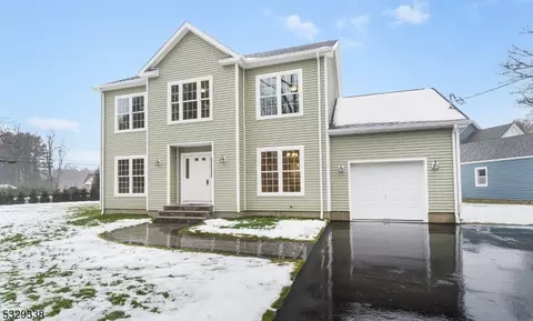 24 Park Pl, Flanders, NJ 07836
