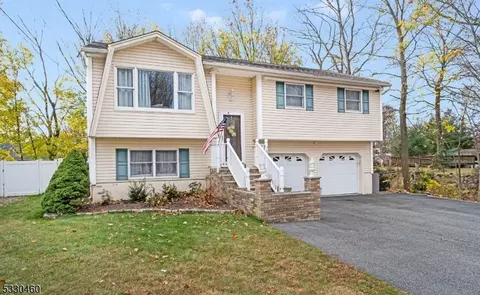 10 Lucas Rd, Hopatcong, NJ 07843