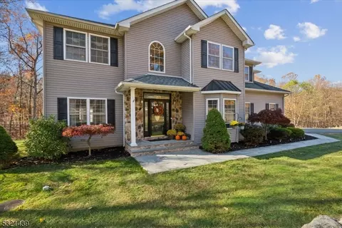 Exterior - 7 Stonehedge Ln, Byram Twp, NJ 07821 photo 2 of 7