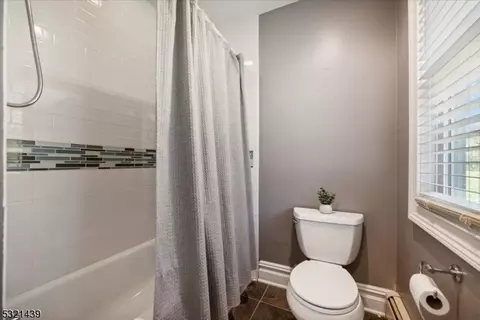 Bath - 7 Stonehedge Ln, Byram Twp, NJ 07821 photo 2 of 4