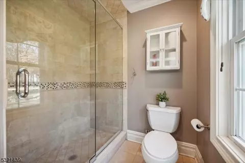 Bath - 7 Stonehedge Ln, Byram Twp, NJ 07821 photo 3 of 4
