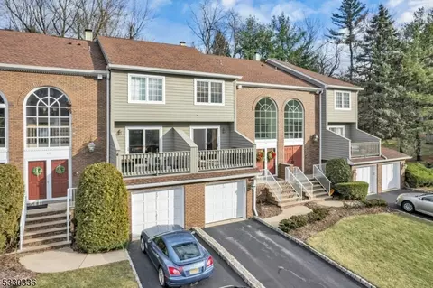 14 Dorset Cir, Caldwell, NJ 07006