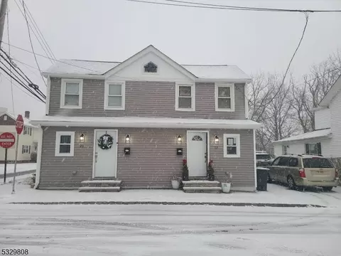 21 Kossuth St, Wharton, NJ 07885