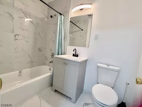 238 College Dr #238, Edison, NJ 08817