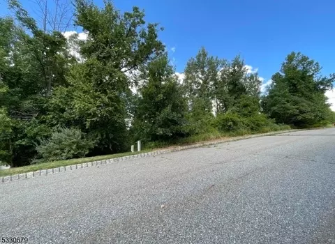 26 Holland Cir, Sparta Twp, NJ 07871