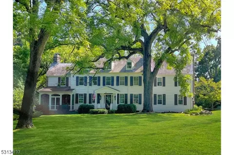 9 Schoolhouse Ln, Lebanon, NJ 08833