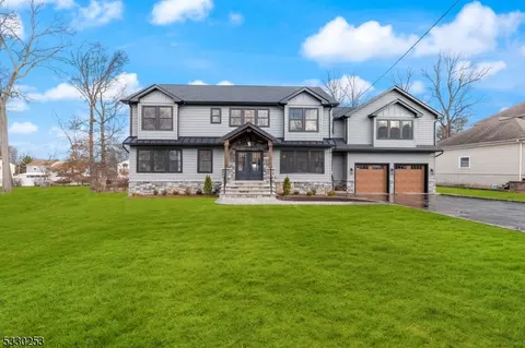 11 Kimble Pl, East Hanover, NJ 07936