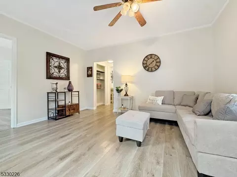 11 E Grand St, Hampton, NJ 08827 photo 2