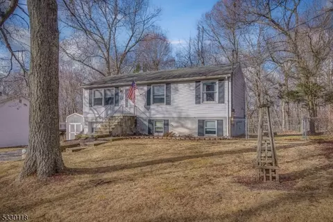 64 Summit Dr, Wantage, NJ 07461