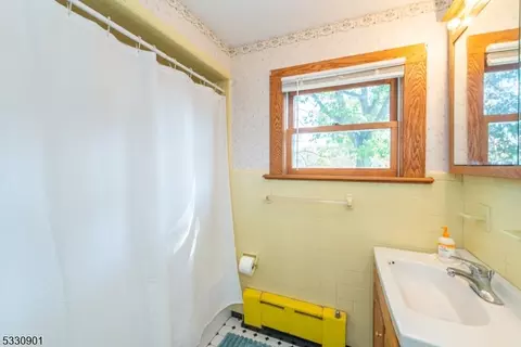 67 Mccosh Rd, Montclair, NJ 07043 photo 12