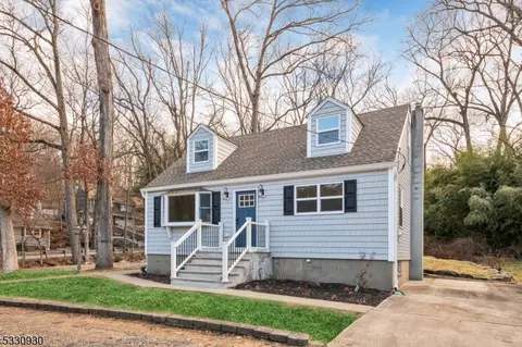 294 Skyline Lake Dr, Ringwood, NJ 07456