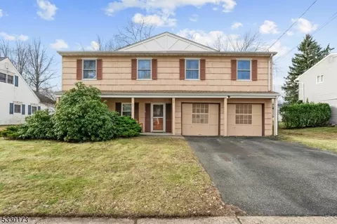 149 Clover Hill Dr, Mount Olive, NJ 07836