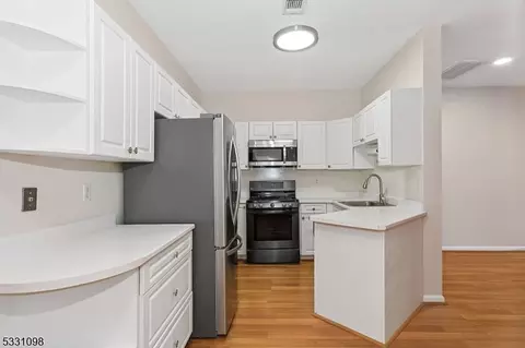 8307 Brittany Dr, Wayne, NJ 07470 photo 6