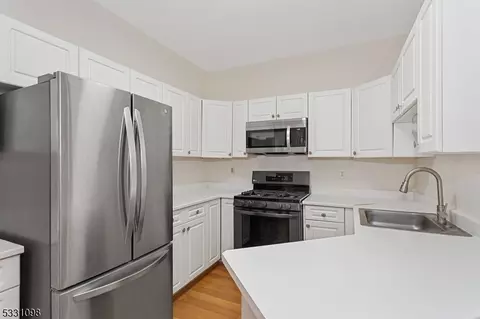 8307 Brittany Dr, Wayne, NJ 07470 photo 7