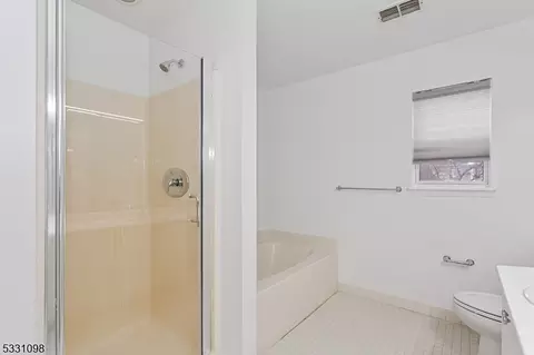 8307 Brittany Dr, Wayne, NJ 07470 photo 15