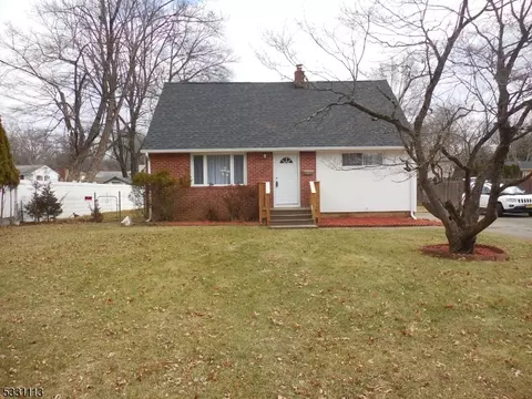 145 Marion Ct, Pompton Lakes, NJ 07442
