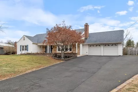 3 Orchid Ct, Franklin Twp, NJ 08873