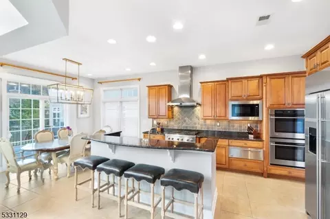 31 Johns Dr, Warren, NJ 07059 photo 5