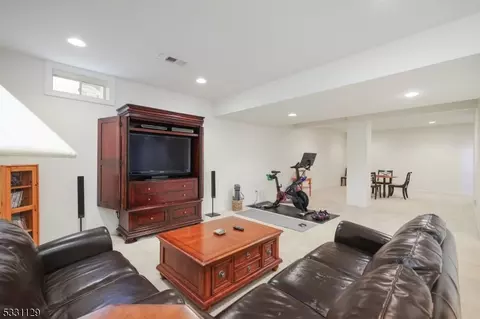 31 Johns Dr, Warren, NJ 07059 photo 17