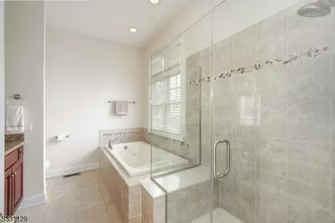 31 Johns Dr, Warren, NJ 07059 photo 11
