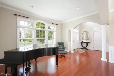 31 Johns Dr, Warren, NJ 07059 photo 2