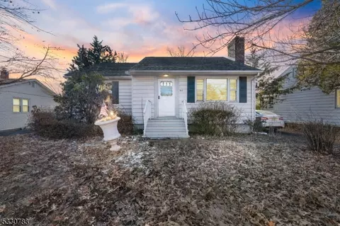 917 Us Highway 202, Raritan, NJ 08869