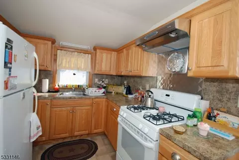 115 Stout Ave, Middlesex, NJ 08846 photo 31