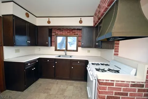 115 Stout Ave, Middlesex, NJ 08846 photo 12