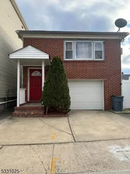 642 Montgomery St, Elizabeth, NJ 07202
