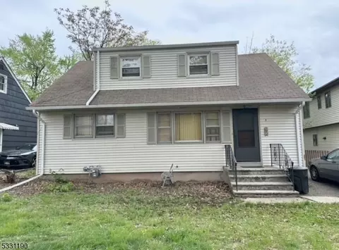 5 Briar Ln, Nutley, NJ 07110