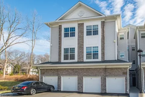 65 Veterans Way, Morris Plains, NJ 07950