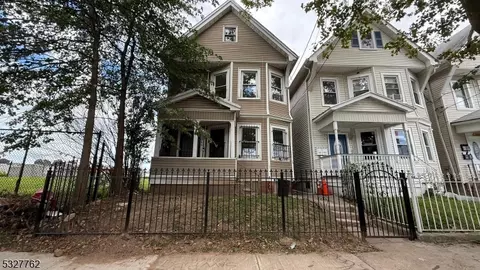369 14th Ave, Newark, NJ 07103