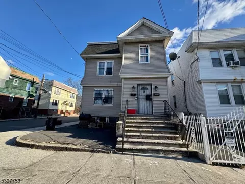 56 Aldine St, Newark, NJ 07112