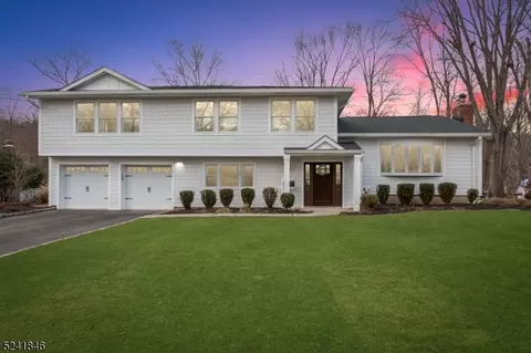 172 Woodbine Cir, New Providence, NJ 07974