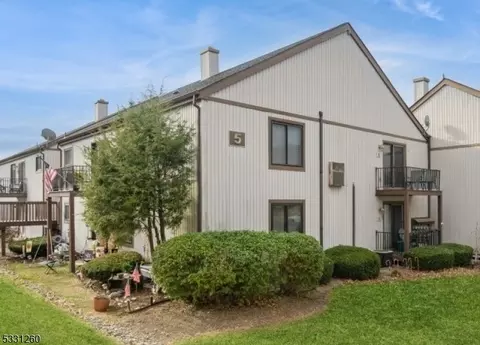 575 Dell Pl #75, Stanhope, NJ 07874