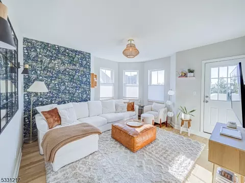 1 Grant St #3, Montclair, NJ 07042