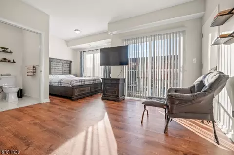 349 W Grand St #104, Elizabeth, NJ 07202
